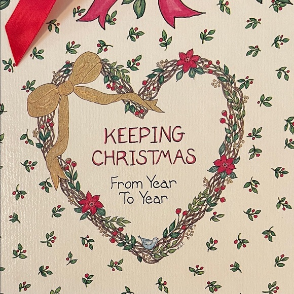 Keepsake Christmas Cards With 12 Filing Compartments & Red Ribbon Red Closure - Picture 2 of 6